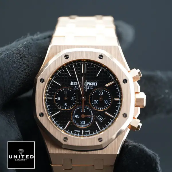 Audemars Piguet Royal Oak 26320OR.OO.D002CR Superior Copy 1:1 audemars piguet rose gold on the hand