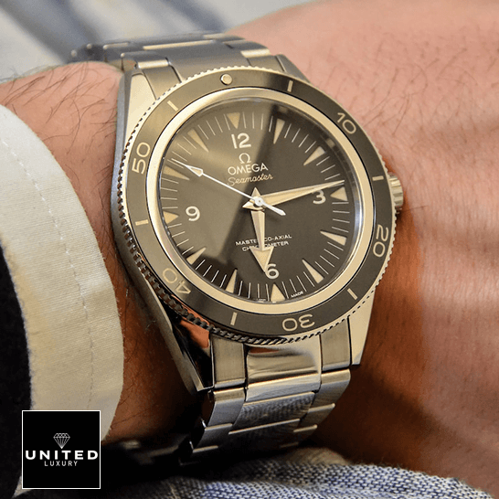 Omega Seamaster 300m Black Dial Replica on the man wrist